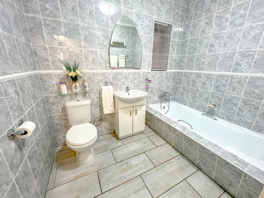 3 Bedroom Property for Sale in Vaalpark Free State